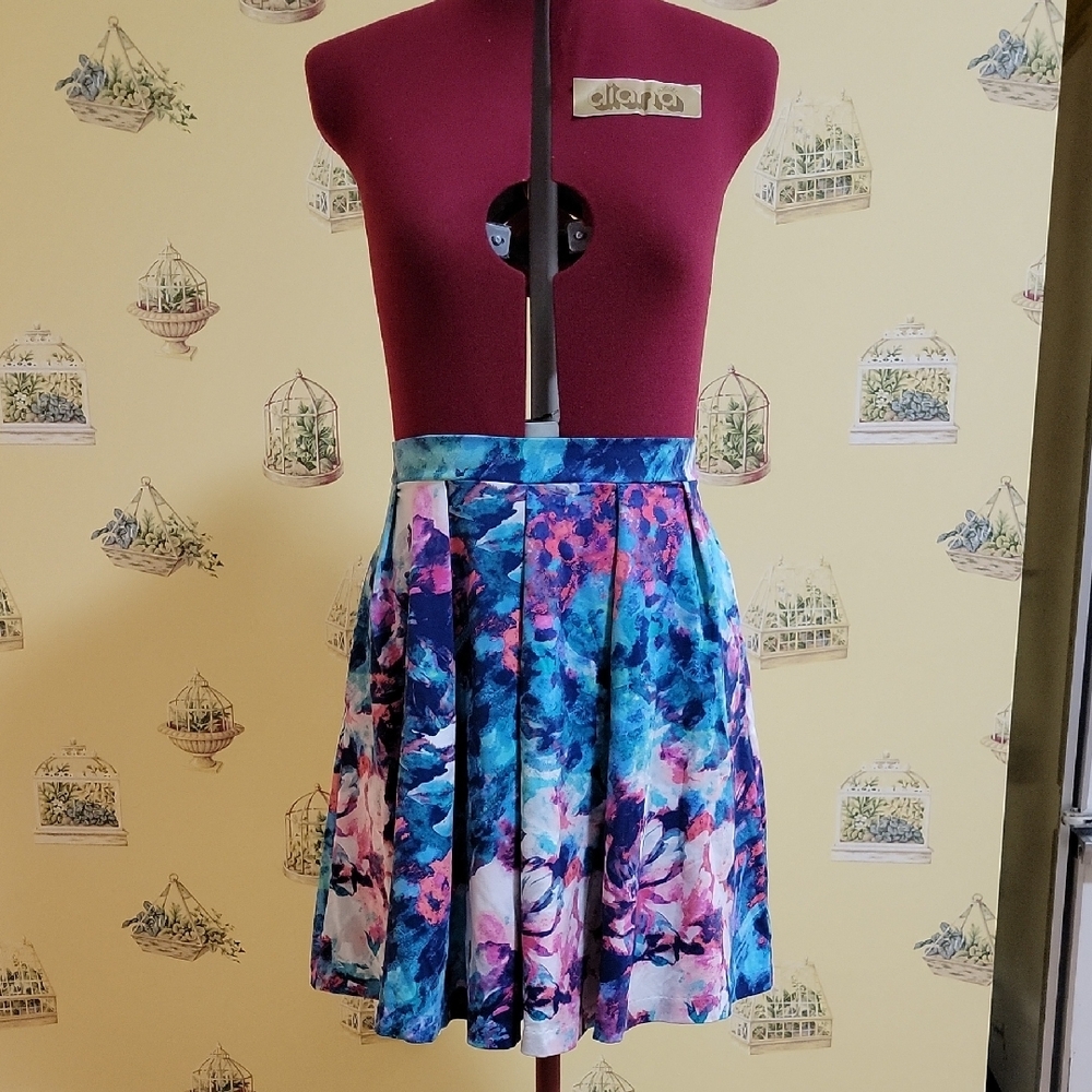 ✨3/$45✨ IT HAS POCKETS! Cynthia Rowley Blue and Pink Mini Skater Skirt